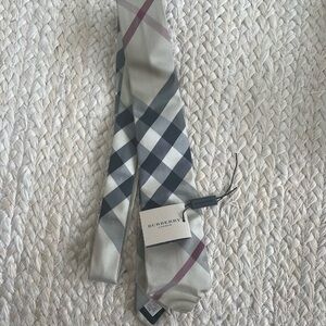 Burberry Silk Tie in Beige with Black and Burgundy Check